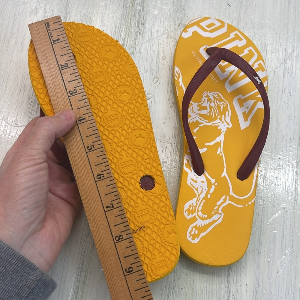 Victoria's Secret PINK Yellow/Maroon Tiger Flip Flops Sz S - Picture 3 of 9
